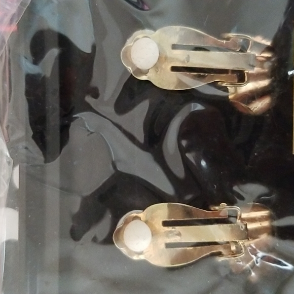 Vintage earrings clip on - Picture 3 of 3